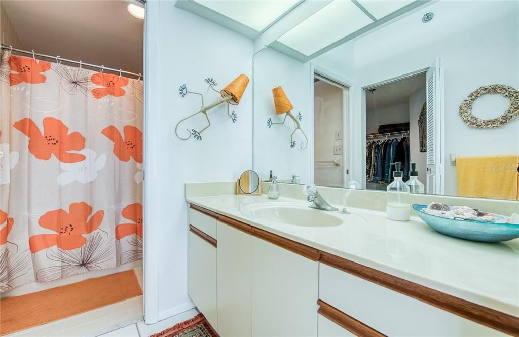 Active With Contract: $510,000 (2 beds, 2 baths, 1145 Square Feet)