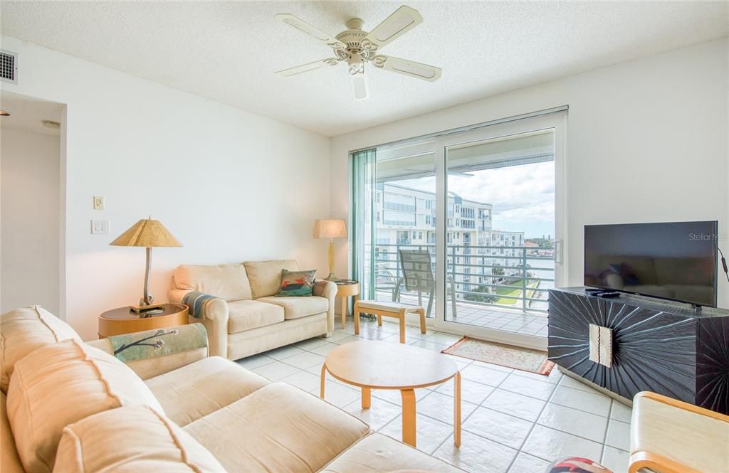 Active With Contract: $510,000 (2 beds, 2 baths, 1145 Square Feet)