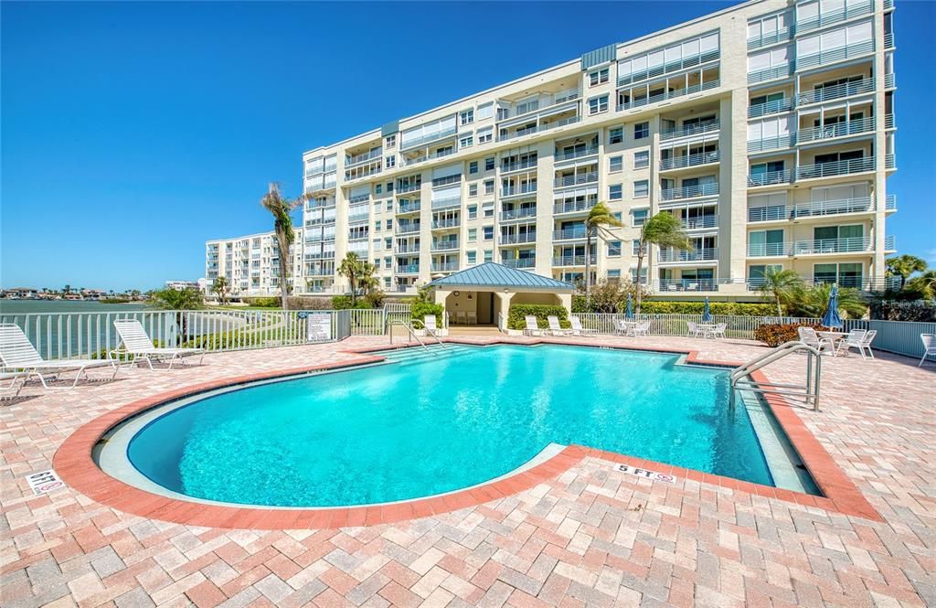 Active With Contract: $510,000 (2 beds, 2 baths, 1145 Square Feet)