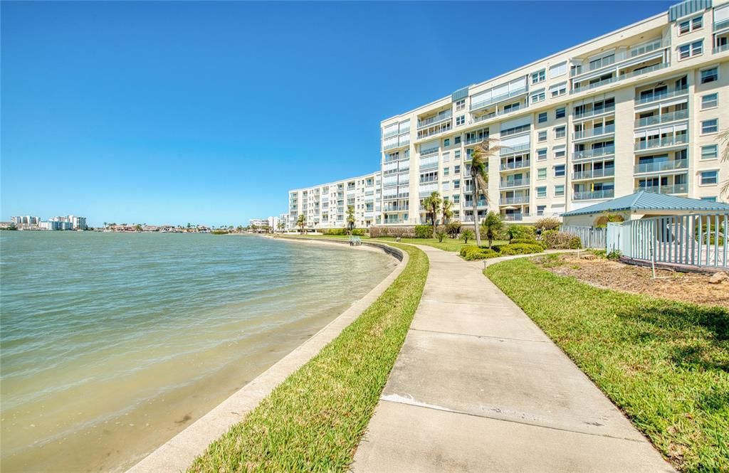 Active With Contract: $510,000 (2 beds, 2 baths, 1145 Square Feet)