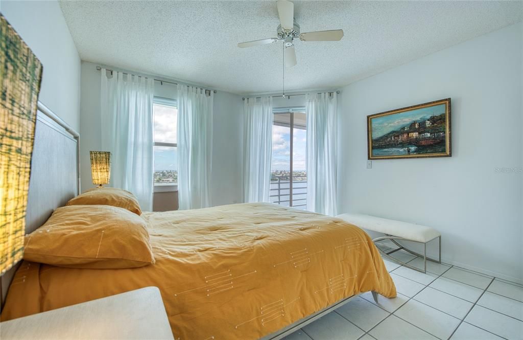 Active With Contract: $510,000 (2 beds, 2 baths, 1145 Square Feet)