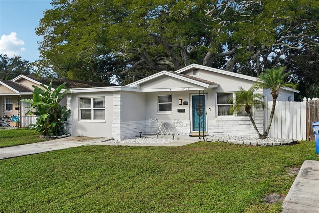 最近售出: $350,000 (3 贝兹, 1 浴室, 1020 平方英尺)