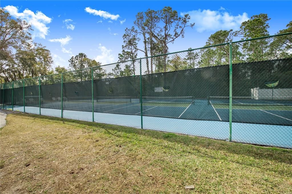 For Sale: $119,000 (1 beds, 1 baths, 480 Square Feet)