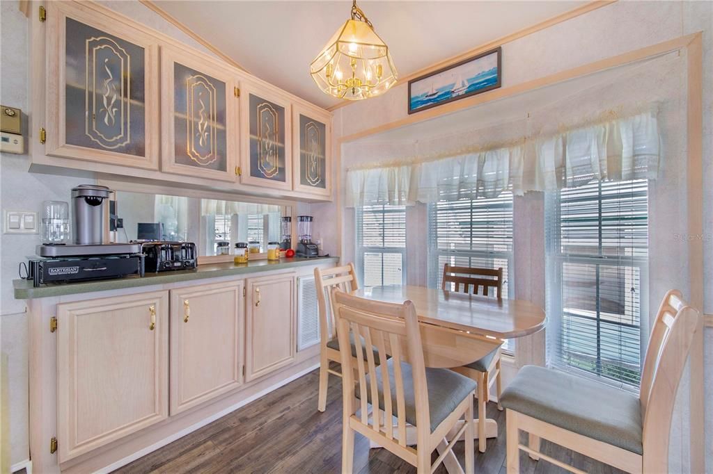 For Sale: $119,000 (1 beds, 1 baths, 480 Square Feet)