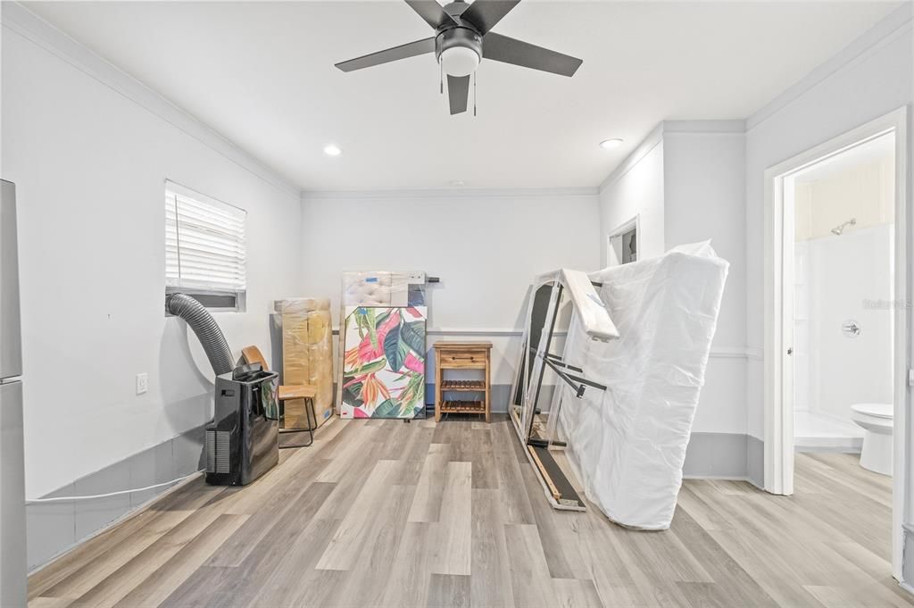 Под контрактом: $419,900 (4 спален, 3 ванн, 1856 Квадратных фут)