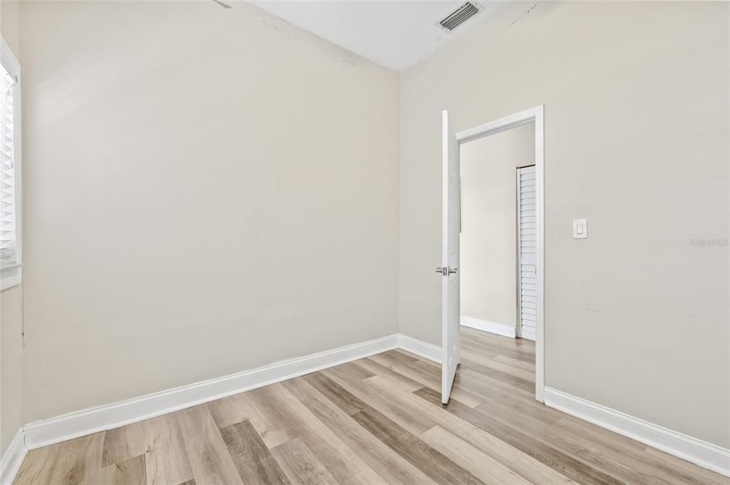 Под контрактом: $419,900 (4 спален, 3 ванн, 1856 Квадратных фут)