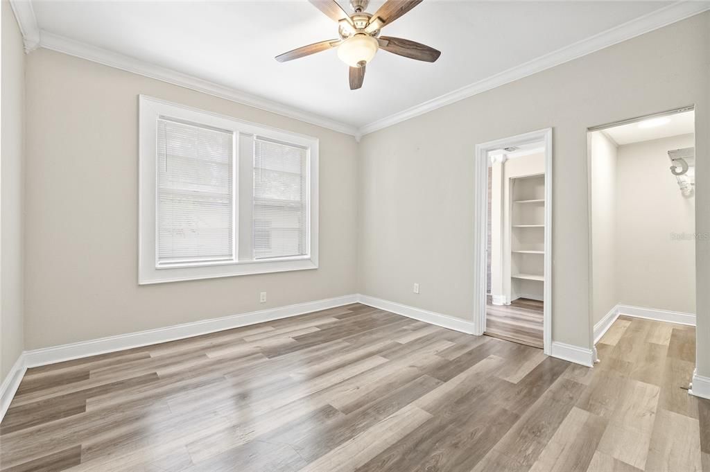 Под контрактом: $419,900 (4 спален, 3 ванн, 1856 Квадратных фут)