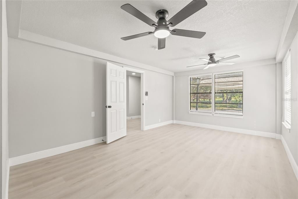 For Sale: $279,900 (3 beds, 2 baths, 1628 Square Feet)