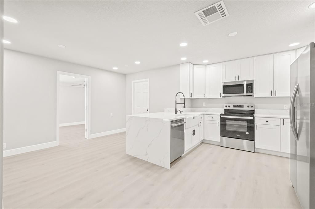 For Sale: $279,900 (3 beds, 2 baths, 1628 Square Feet)