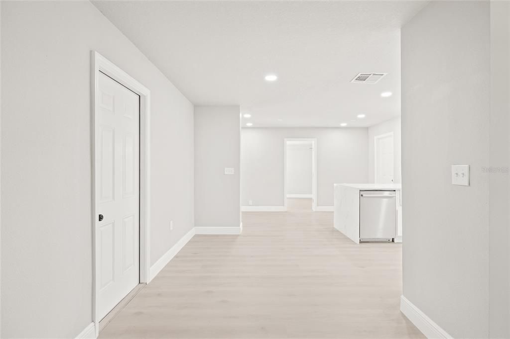 For Sale: $279,900 (3 beds, 2 baths, 1628 Square Feet)