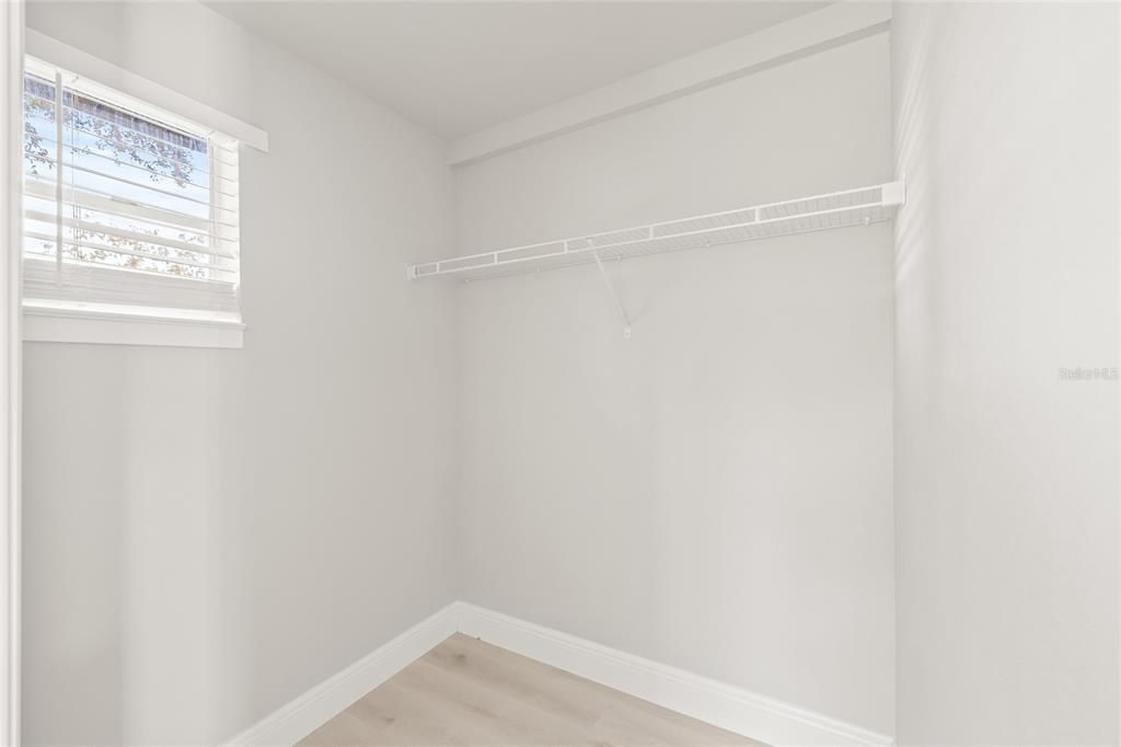 For Sale: $279,900 (3 beds, 2 baths, 1628 Square Feet)