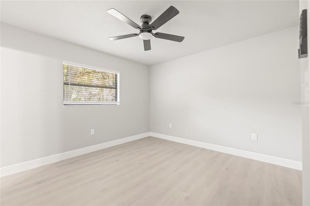 For Sale: $279,900 (3 beds, 2 baths, 1628 Square Feet)