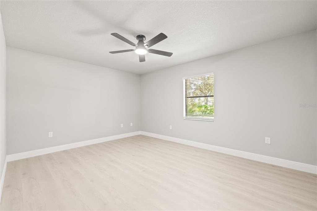 For Sale: $279,900 (3 beds, 2 baths, 1628 Square Feet)