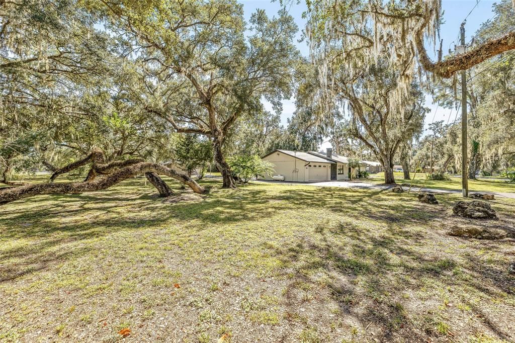 For Sale: $279,900 (3 beds, 2 baths, 1628 Square Feet)