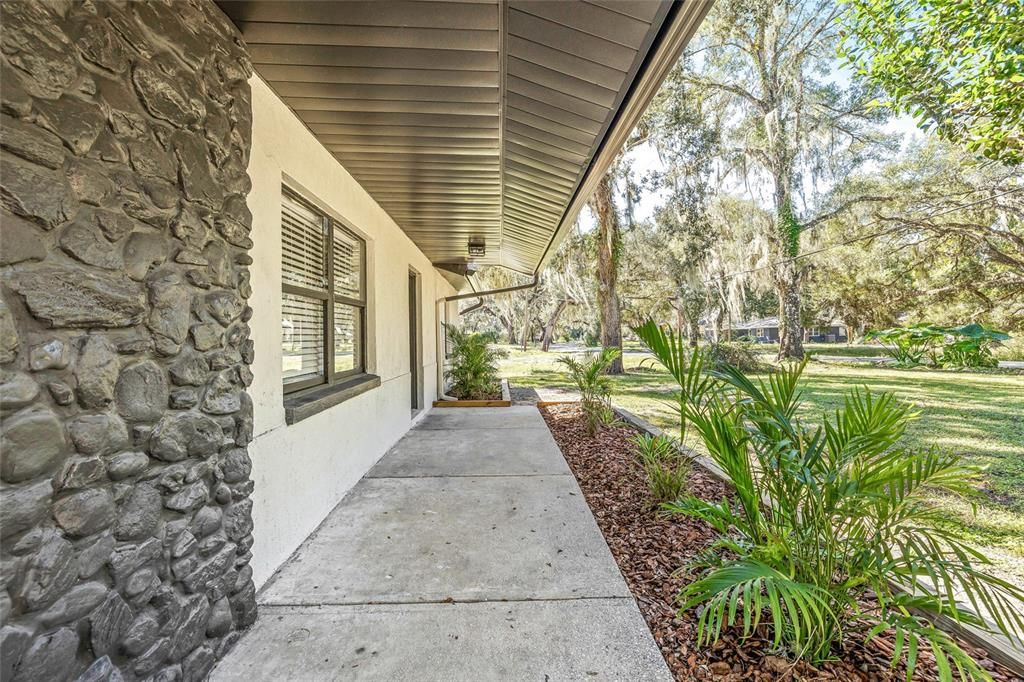 For Sale: $279,900 (3 beds, 2 baths, 1628 Square Feet)