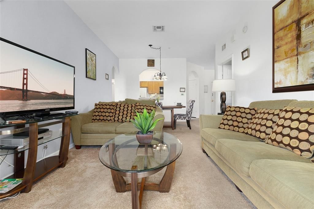 For Sale: $274,500 (2 beds, 2 baths, 1081 Square Feet)