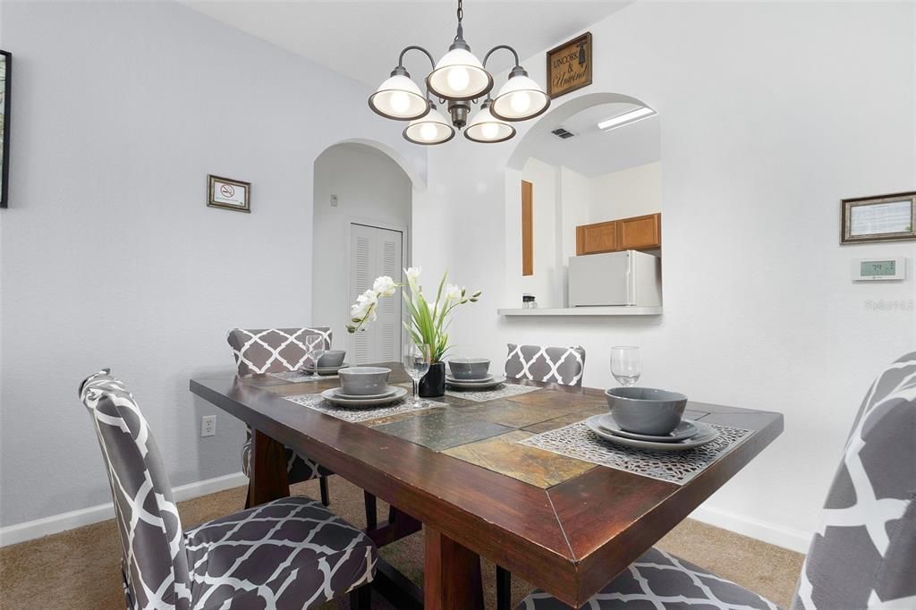 For Sale: $274,500 (2 beds, 2 baths, 1081 Square Feet)