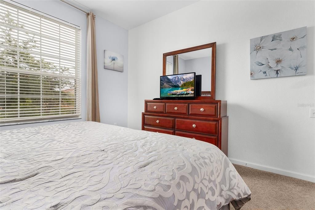 For Sale: $274,500 (2 beds, 2 baths, 1081 Square Feet)