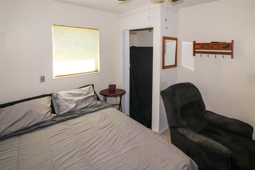 For Sale: $185,000 (2 beds, 1 baths, 1108 Square Feet)