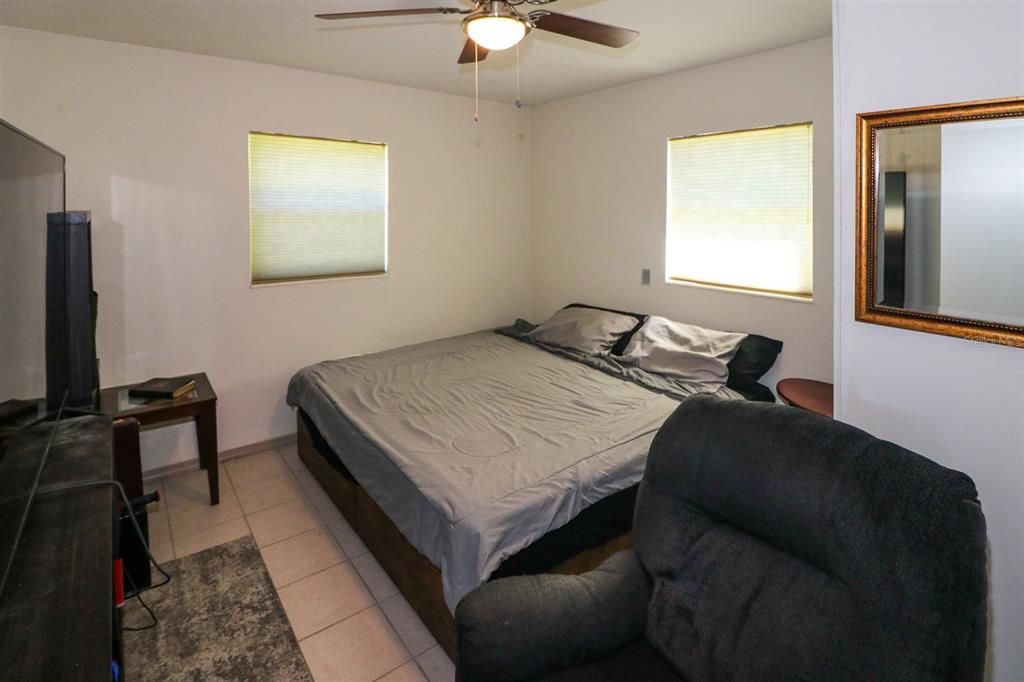 For Sale: $185,000 (2 beds, 1 baths, 1108 Square Feet)