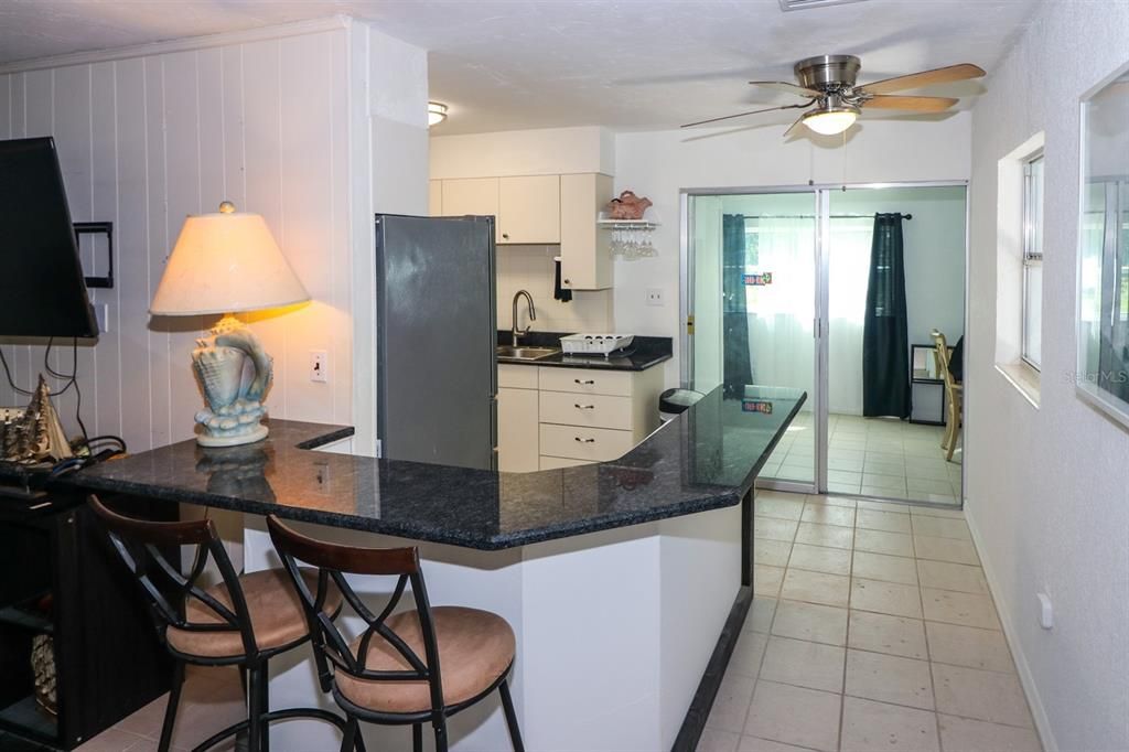 For Sale: $185,000 (2 beds, 1 baths, 1108 Square Feet)