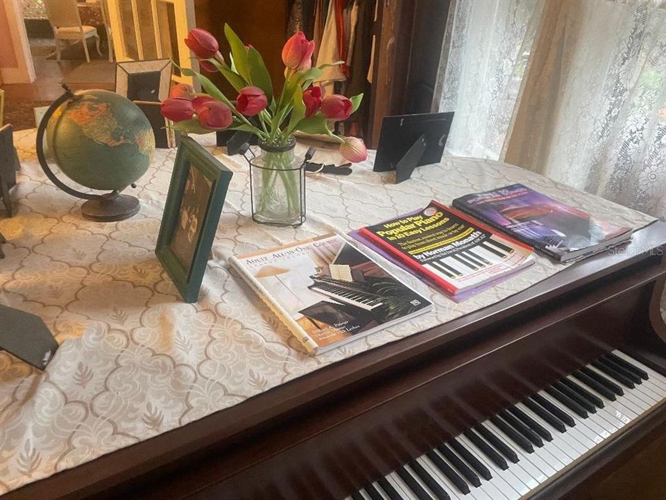 En Venta: $695,000 (3 camas, 3 baños, 3454 Pies cuadrados)