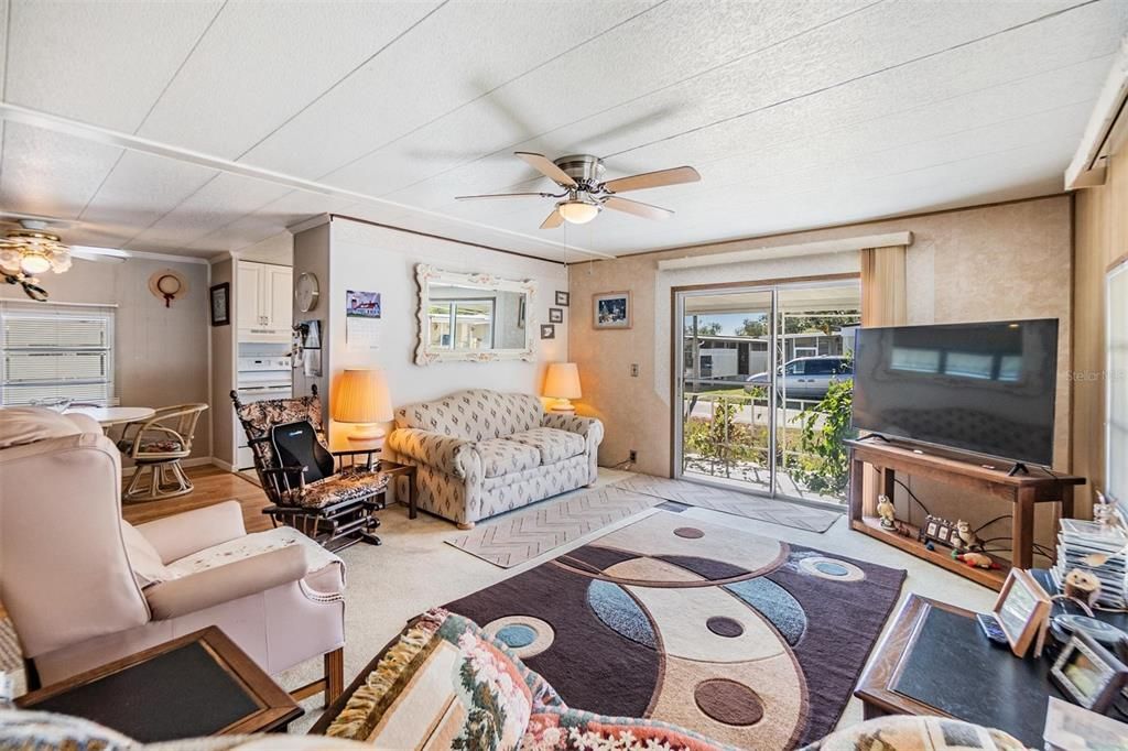 待售: $122,500 (2 贝兹, 2 浴室, 960 平方英尺)