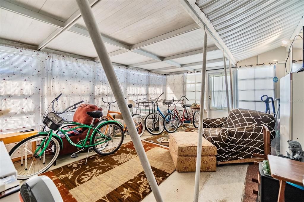 待售: $122,500 (2 贝兹, 2 浴室, 960 平方英尺)