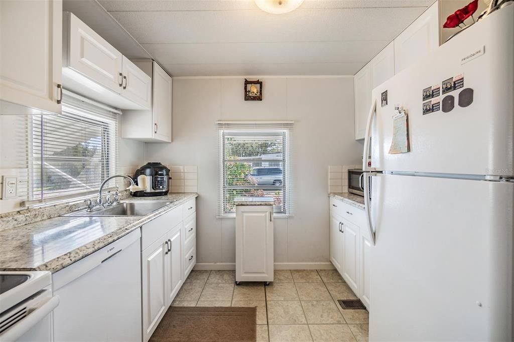 待售: $122,500 (2 贝兹, 2 浴室, 960 平方英尺)