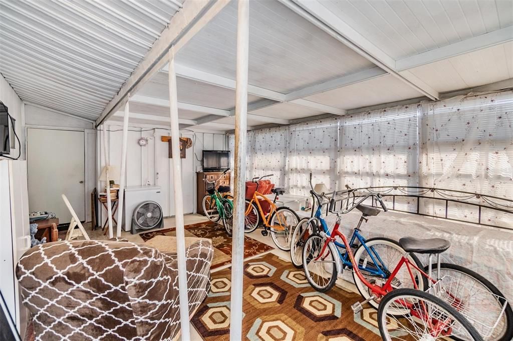 待售: $122,500 (2 贝兹, 2 浴室, 960 平方英尺)