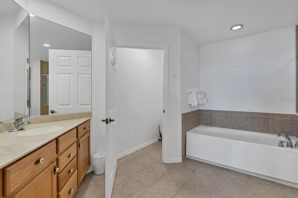 待售: $995,000 (3 贝兹, 3 浴室, 2138 平方英尺)