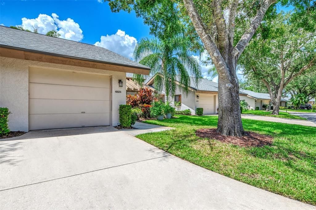 For Sale: $370,000 (2 beds, 2 baths, 1188 Square Feet)