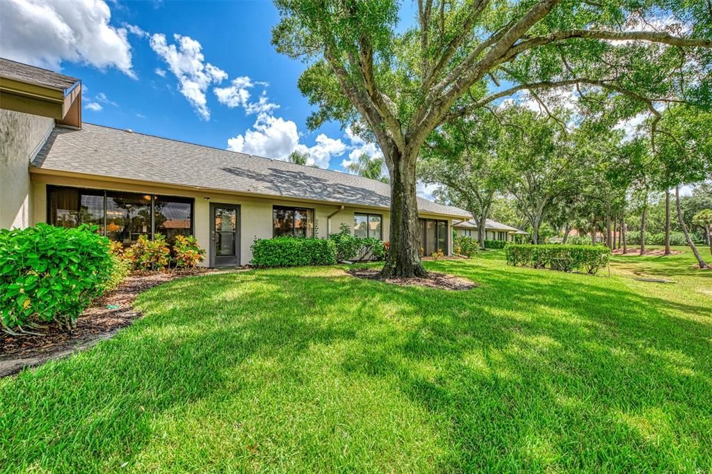 For Sale: $370,000 (2 beds, 2 baths, 1188 Square Feet)