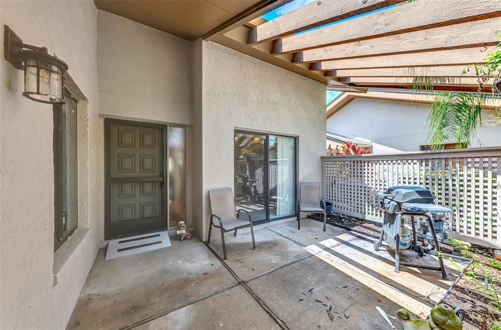 For Sale: $370,000 (2 beds, 2 baths, 1188 Square Feet)