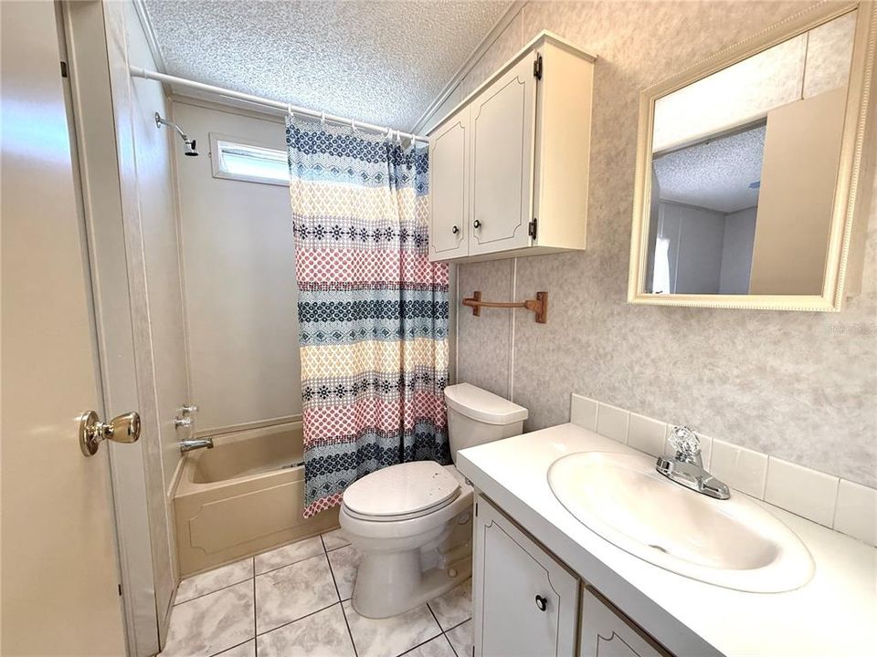 For Sale: $259,900 (2 beds, 2 baths, 1012 Square Feet)