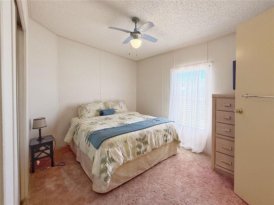 For Sale: $259,900 (2 beds, 2 baths, 1012 Square Feet)