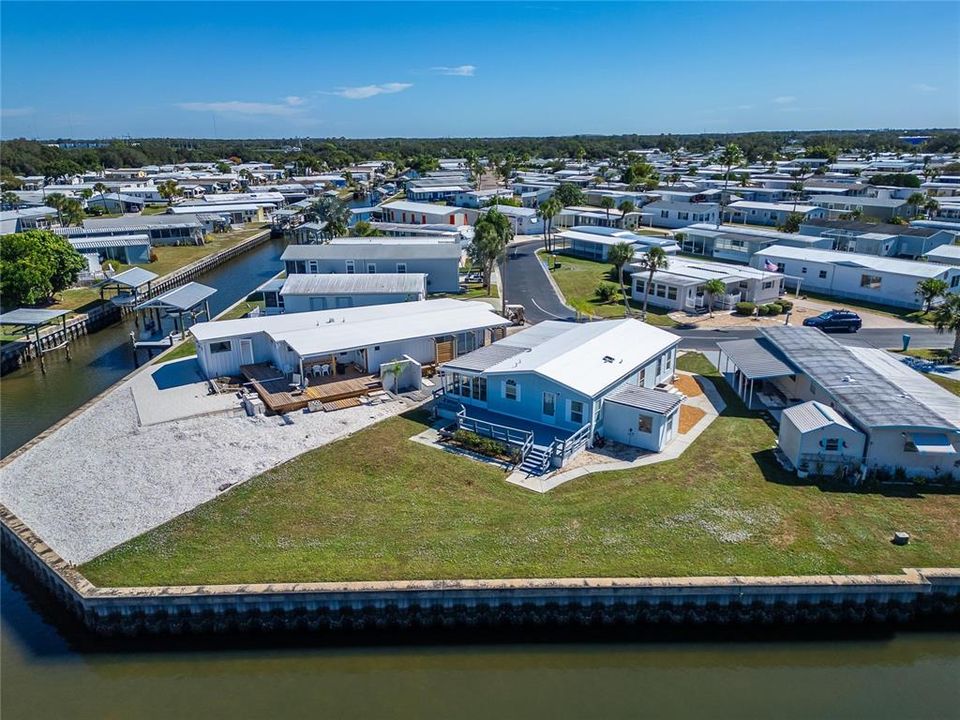 For Sale: $259,900 (2 beds, 2 baths, 1012 Square Feet)