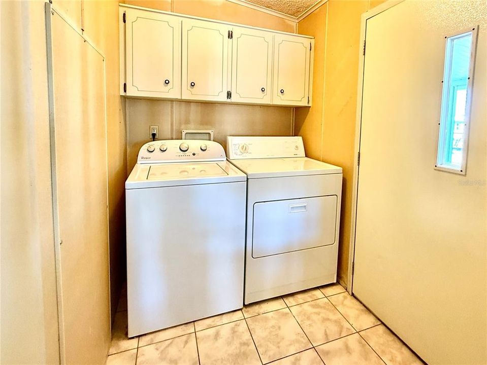 For Sale: $259,900 (2 beds, 2 baths, 1012 Square Feet)