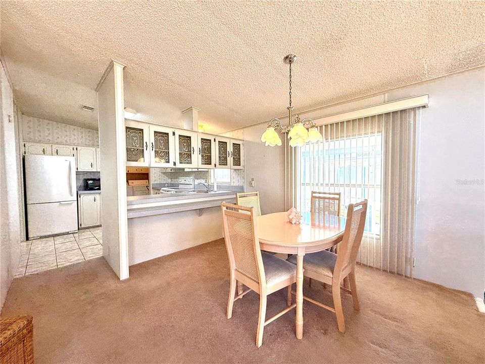 For Sale: $259,900 (2 beds, 2 baths, 1012 Square Feet)