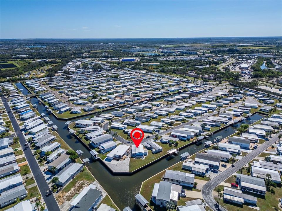 For Sale: $259,900 (2 beds, 2 baths, 1012 Square Feet)