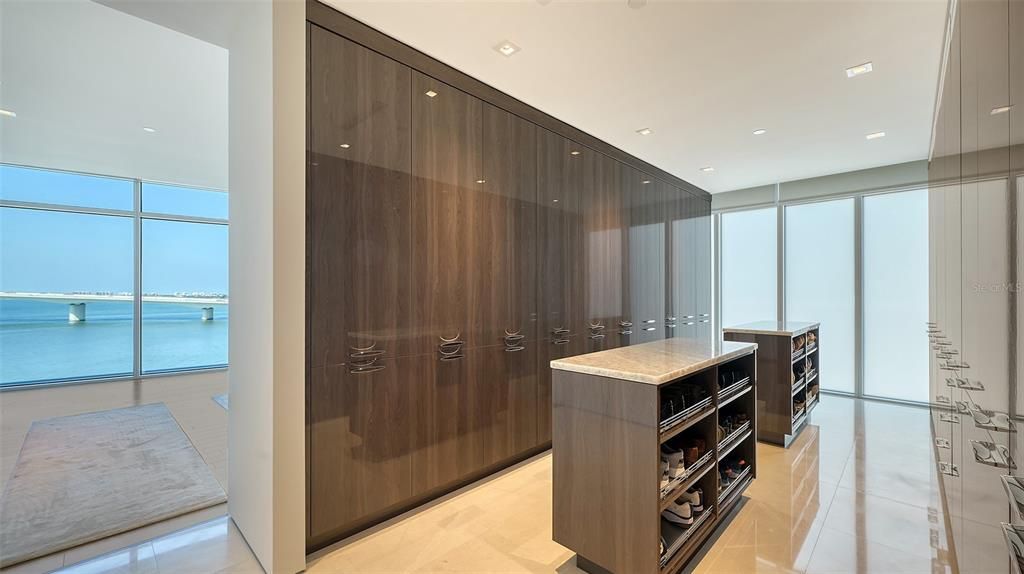 待售: $6,449,000 (4 贝兹, 3 浴室, 4101 平方英尺)