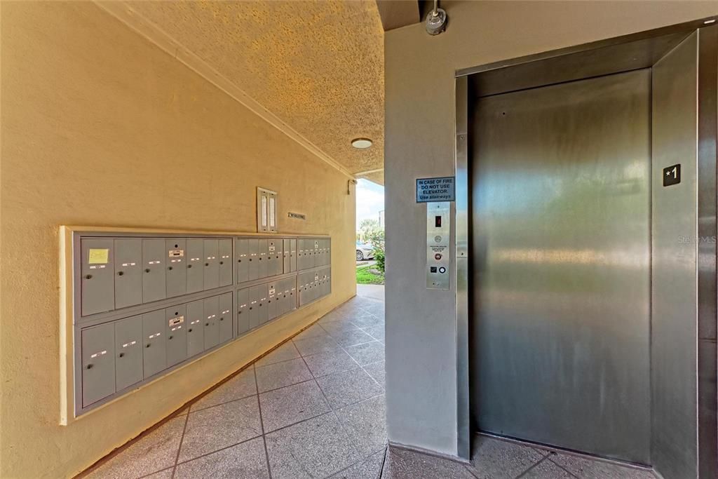 На продажу: $199,000 (2 спален, 2 ванн, 1008 Квадратных фут)