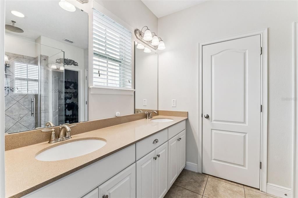 待售: $850,000 (4 贝兹, 3 浴室, 2548 平方英尺)