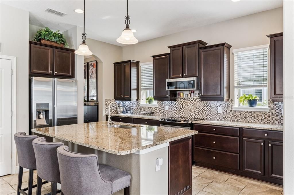 待售: $850,000 (4 贝兹, 3 浴室, 2548 平方英尺)