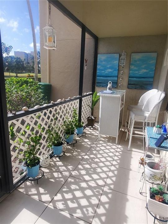 Active With Contract: $137,900 (1 beds, 1 baths, 810 Square Feet)