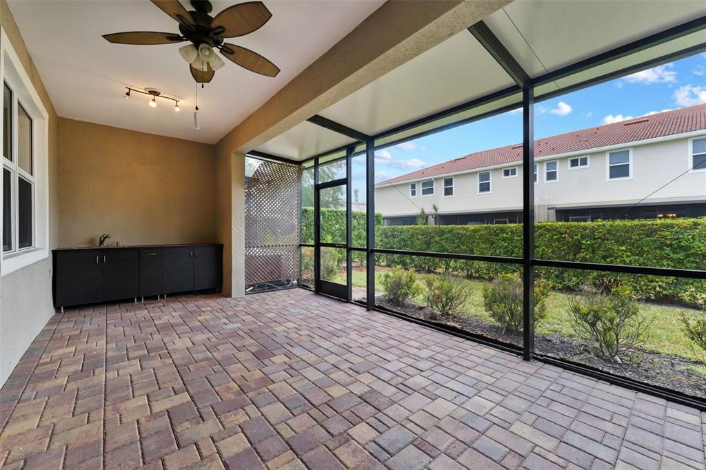 For Sale: $499,999 (3 beds, 2 baths, 2102 Square Feet)