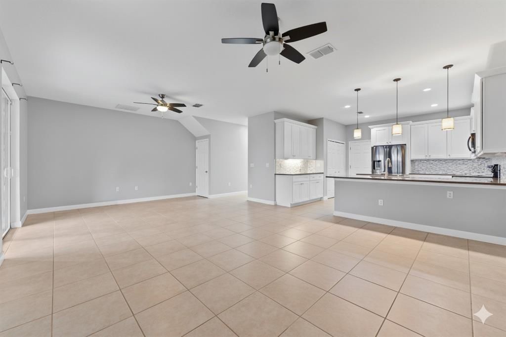 For Sale: $499,999 (3 beds, 2 baths, 2102 Square Feet)