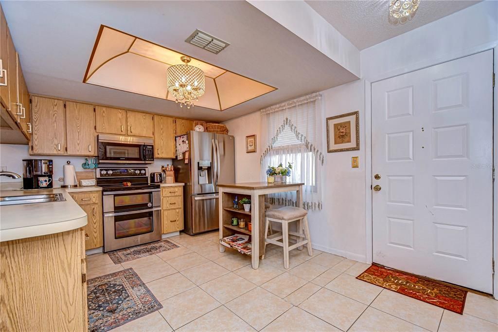 На продажу: $189,900 (2 спален, 2 ванн, 1190 Квадратных фут)