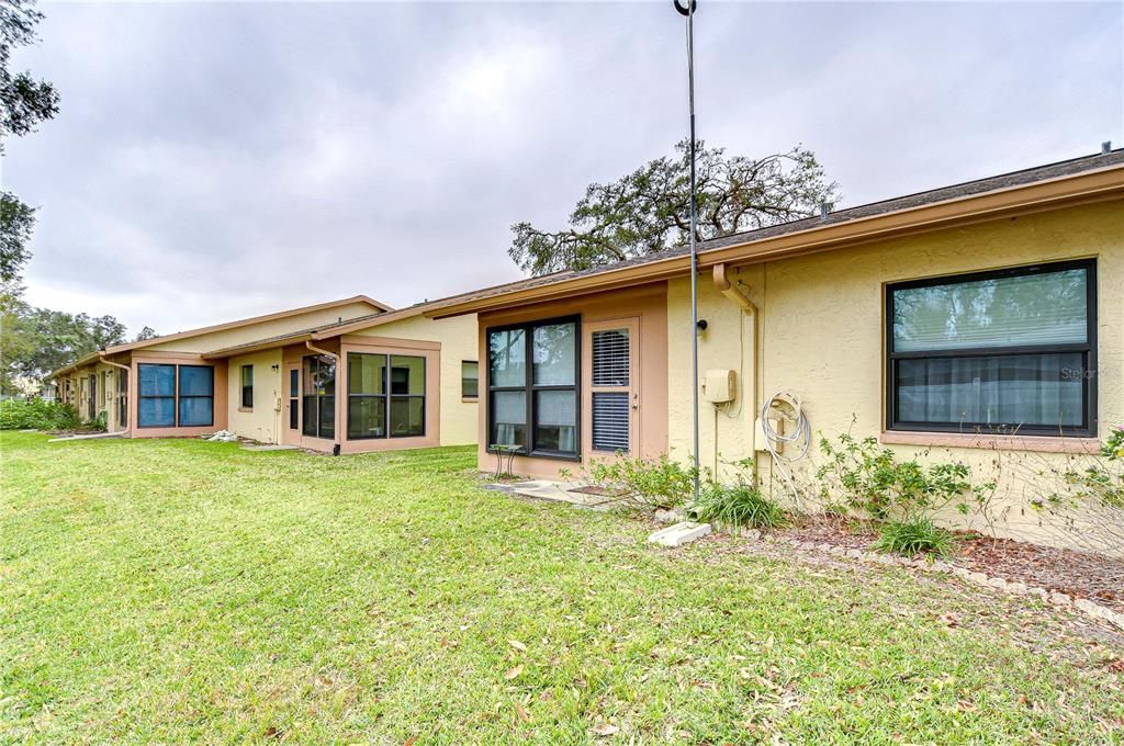 На продажу: $189,900 (2 спален, 2 ванн, 1190 Квадратных фут)