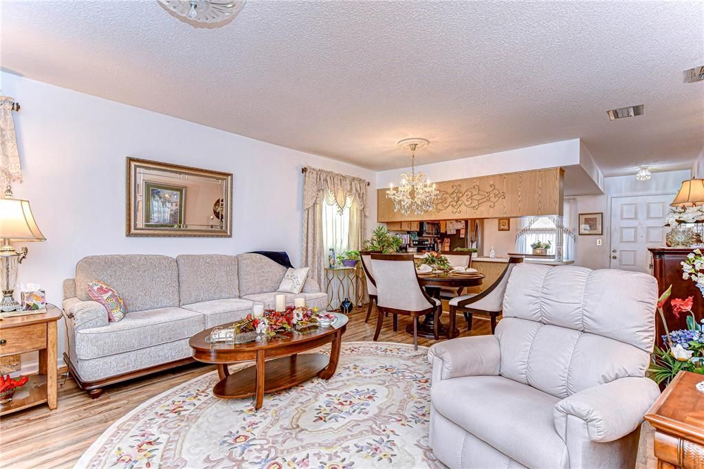 На продажу: $189,900 (2 спален, 2 ванн, 1190 Квадратных фут)